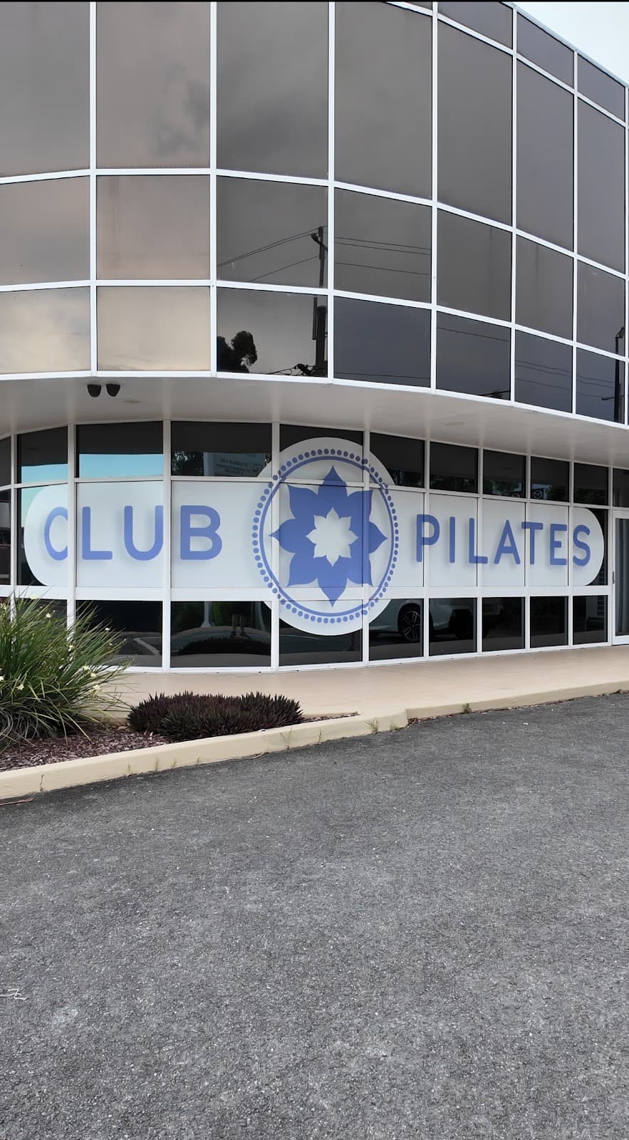 Club Pilates Springwood logo
