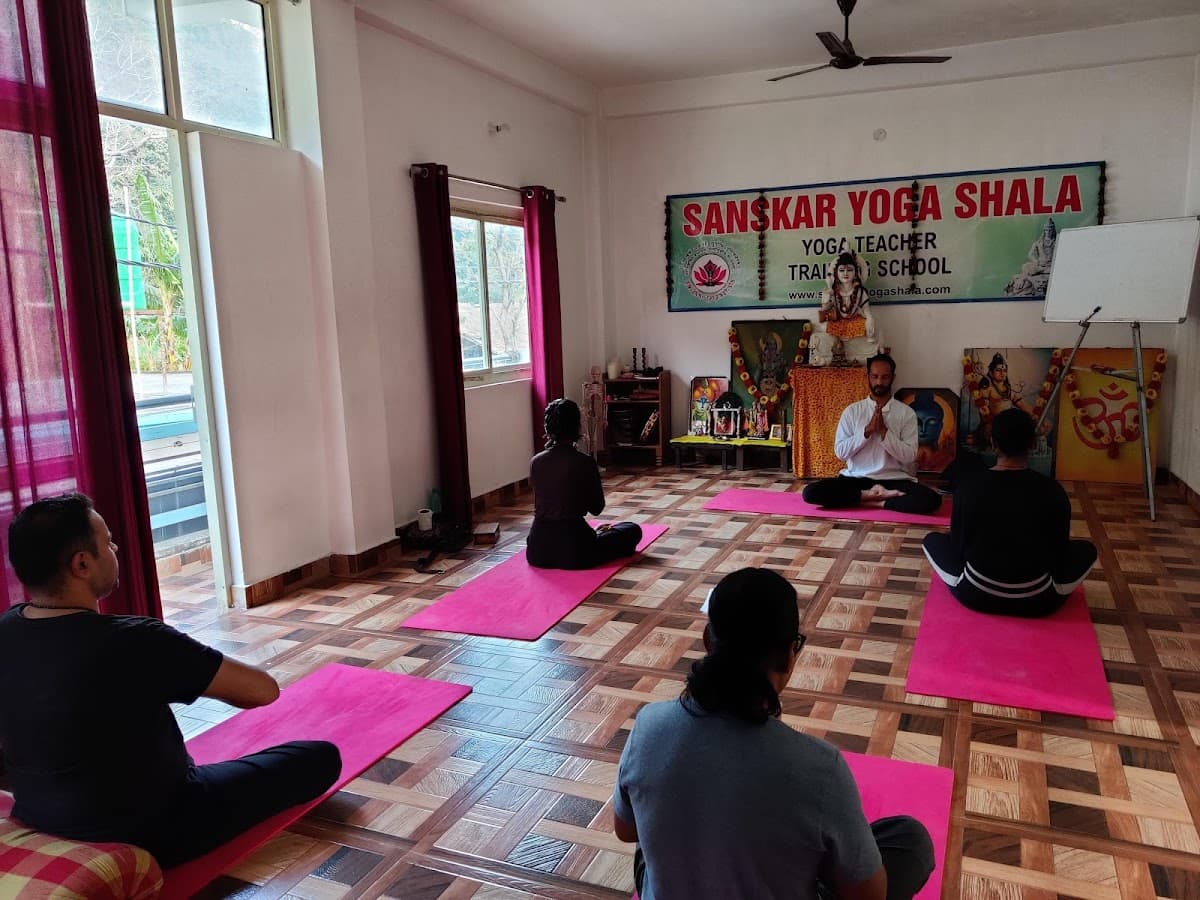 Himalayan Yogistic - Yoga Retreat & Teacher Training in Rishikesh