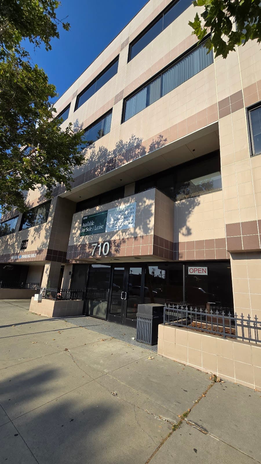 Dr. Kwang Lee Wellness Center