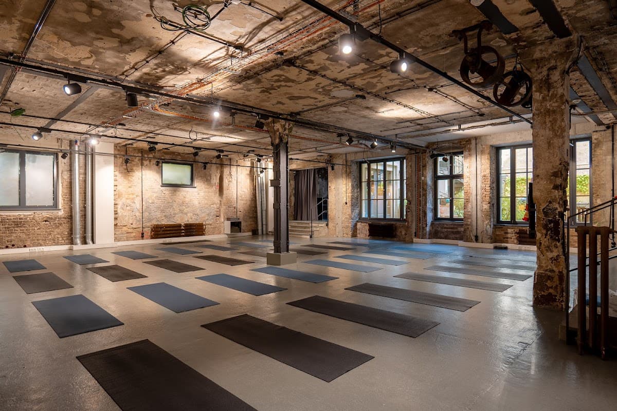 YOGA REBELLION – Berlin Mitte