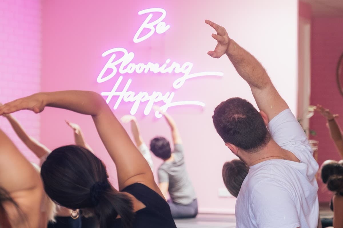 Blooming Happy Yoga logo