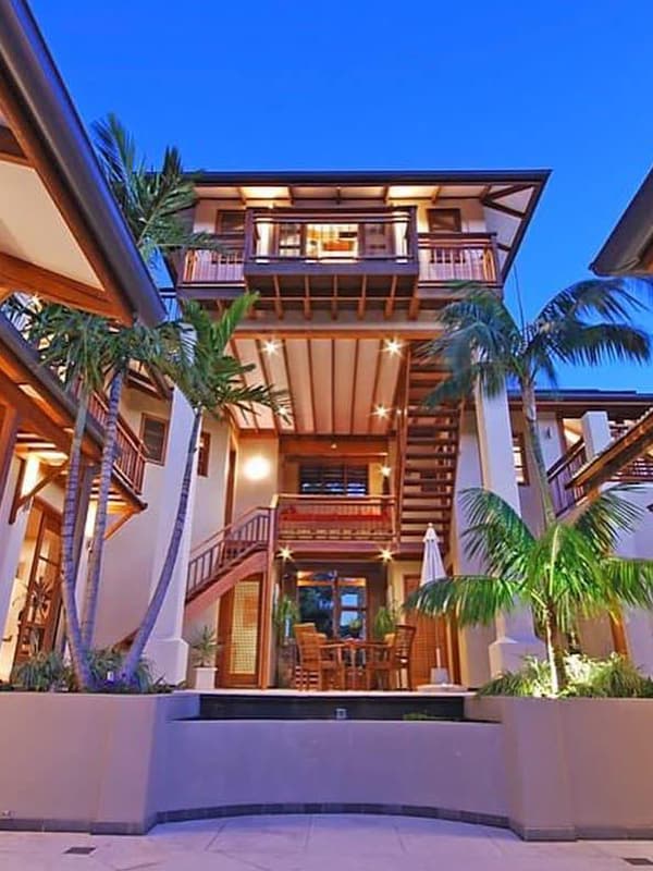 Byron Breeze Retreat