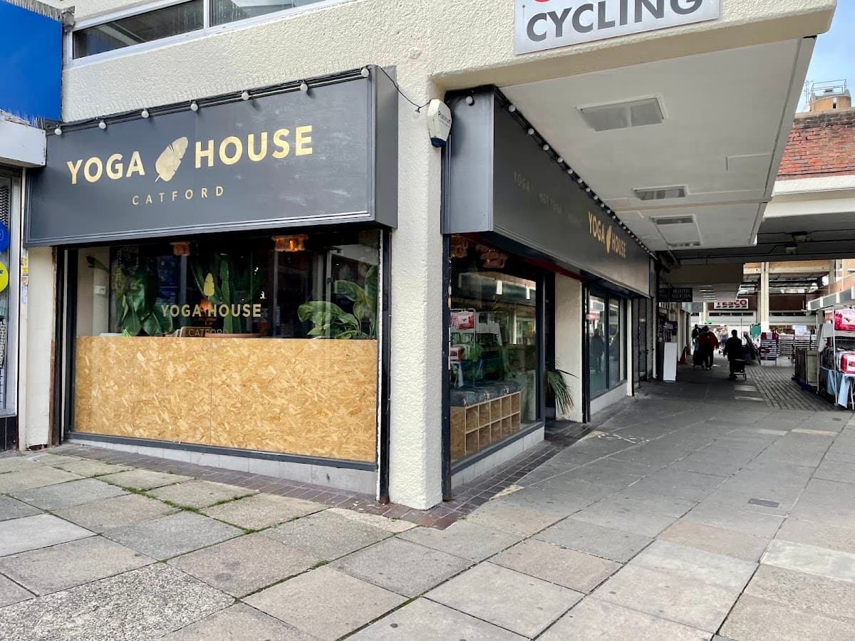 Yoga House London logo