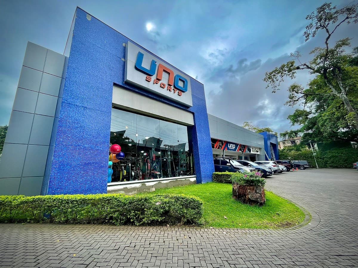 UNO Sports 02 Wellness Center Escazú logo