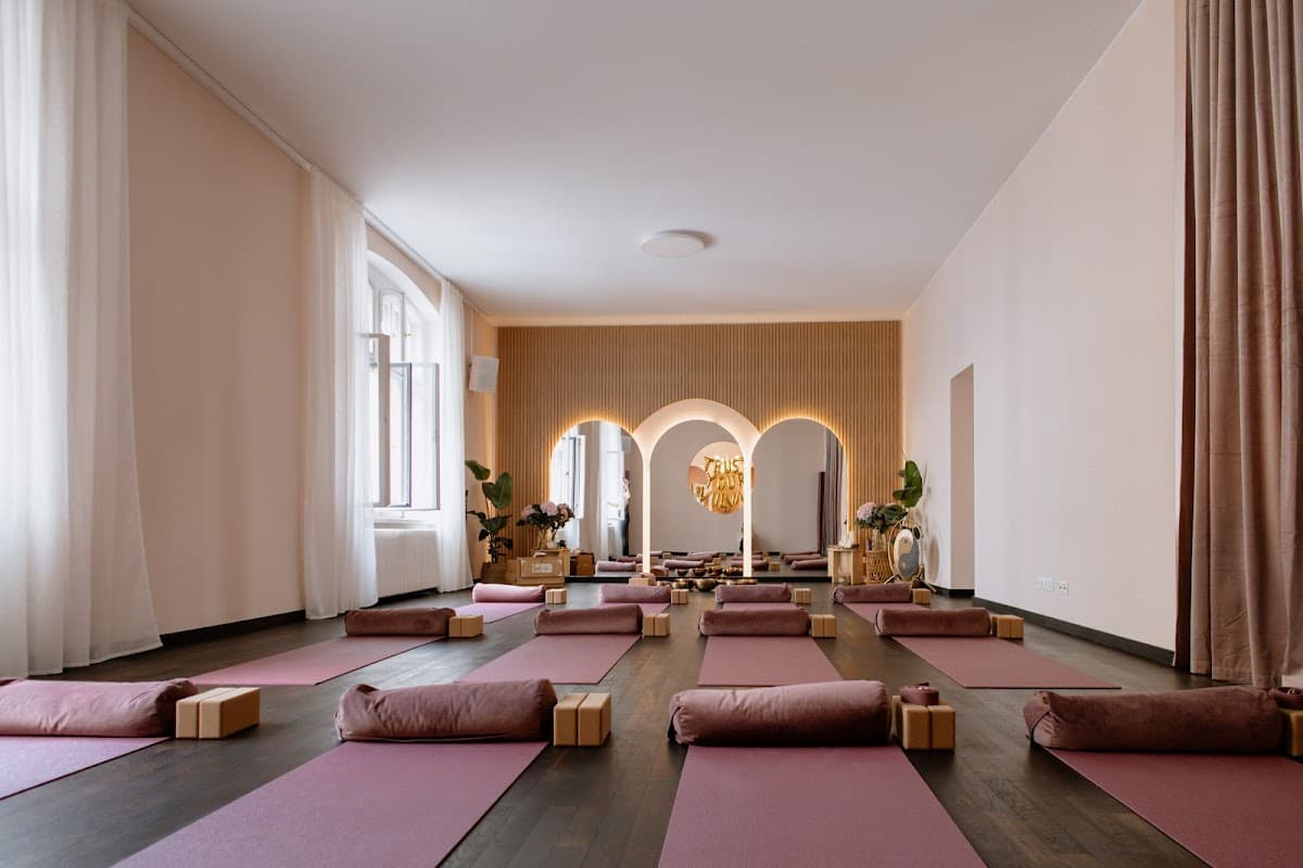 YOU GLOW Yoga & Pilates Mitte