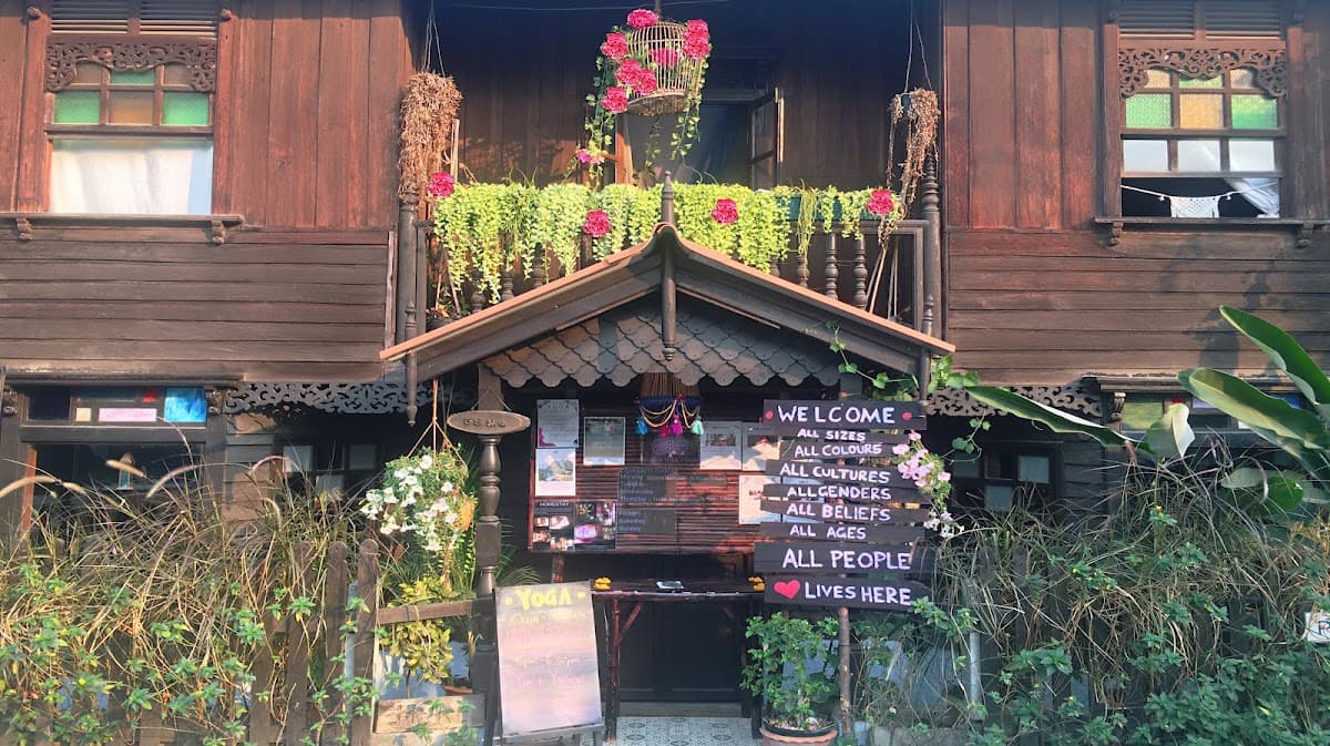 Bodhi Tree Yoga Pai 1