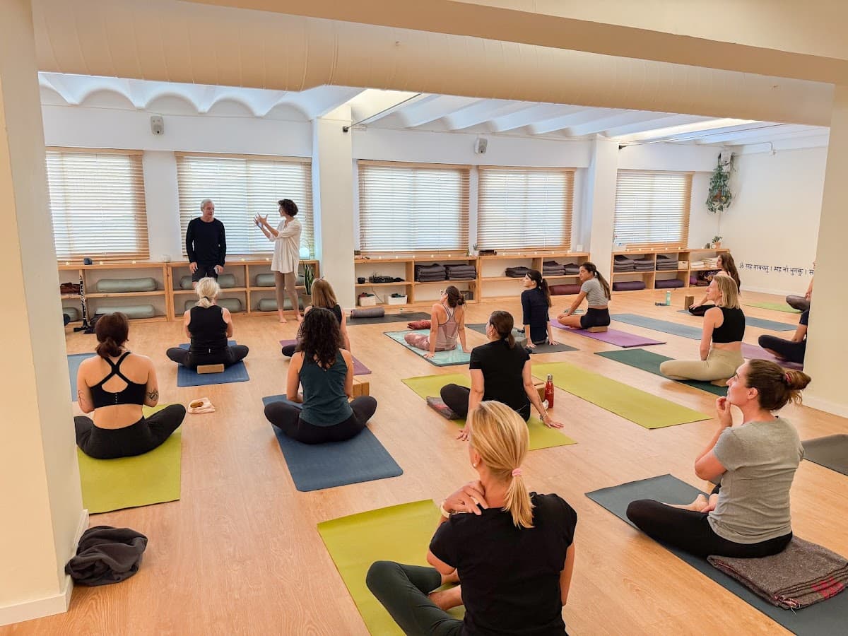 Mandiram Escuela de Yoga Poblenou