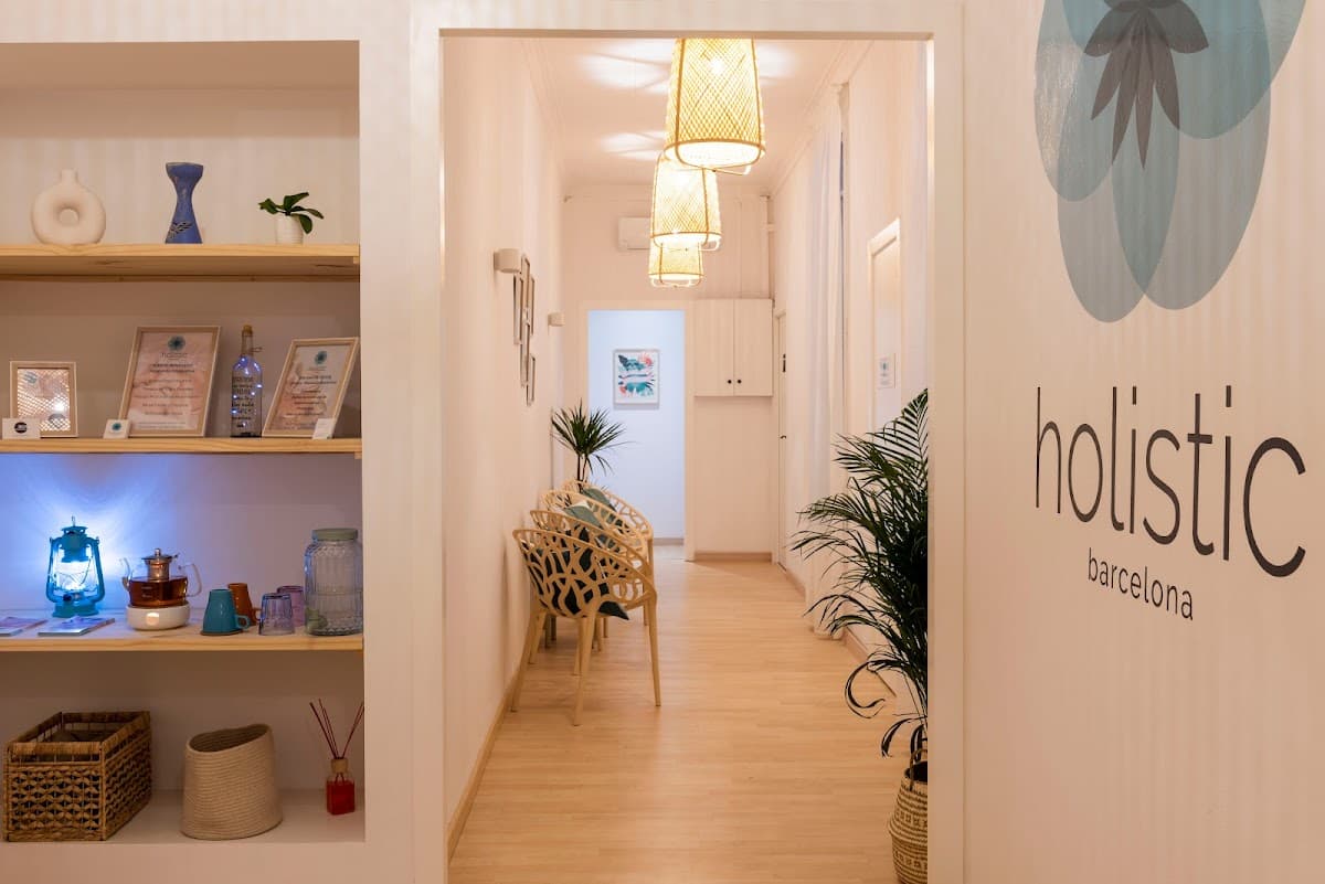 holistic barcelona logo