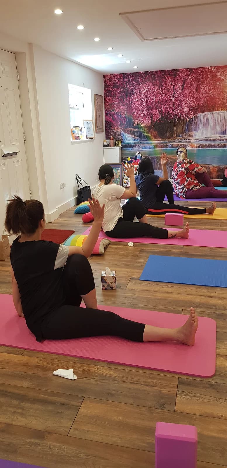 ROOT YOURSELF IN TURBULENT TIMES - Restorative Yin Yoga Workshop 1