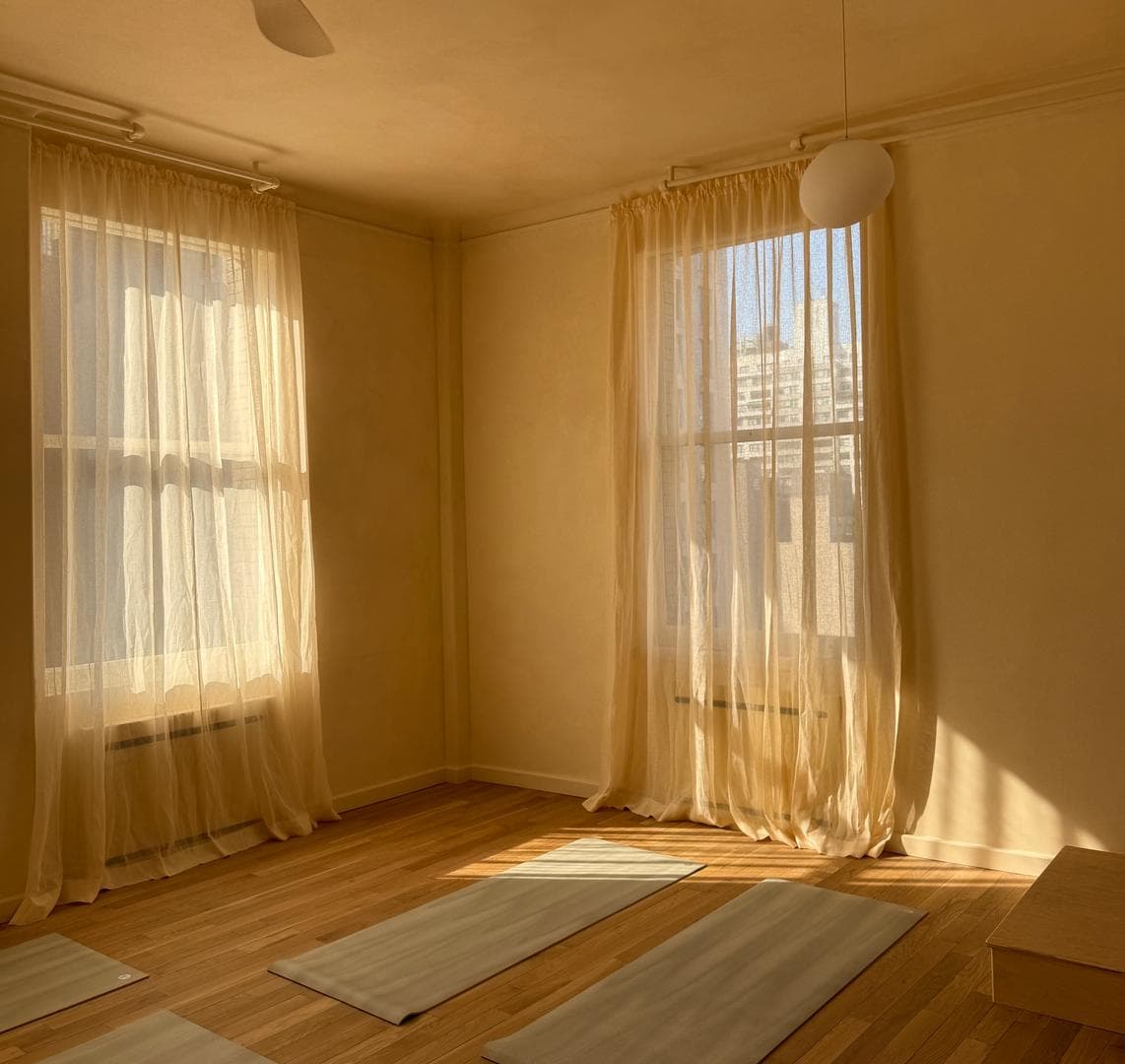 The First Sound Healing Session in Greenwich 1