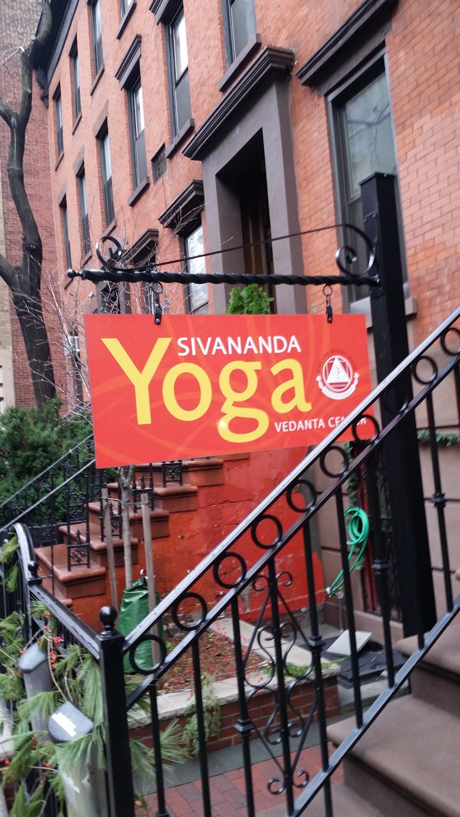 Sivananda Yoga Vedanta Center logo
