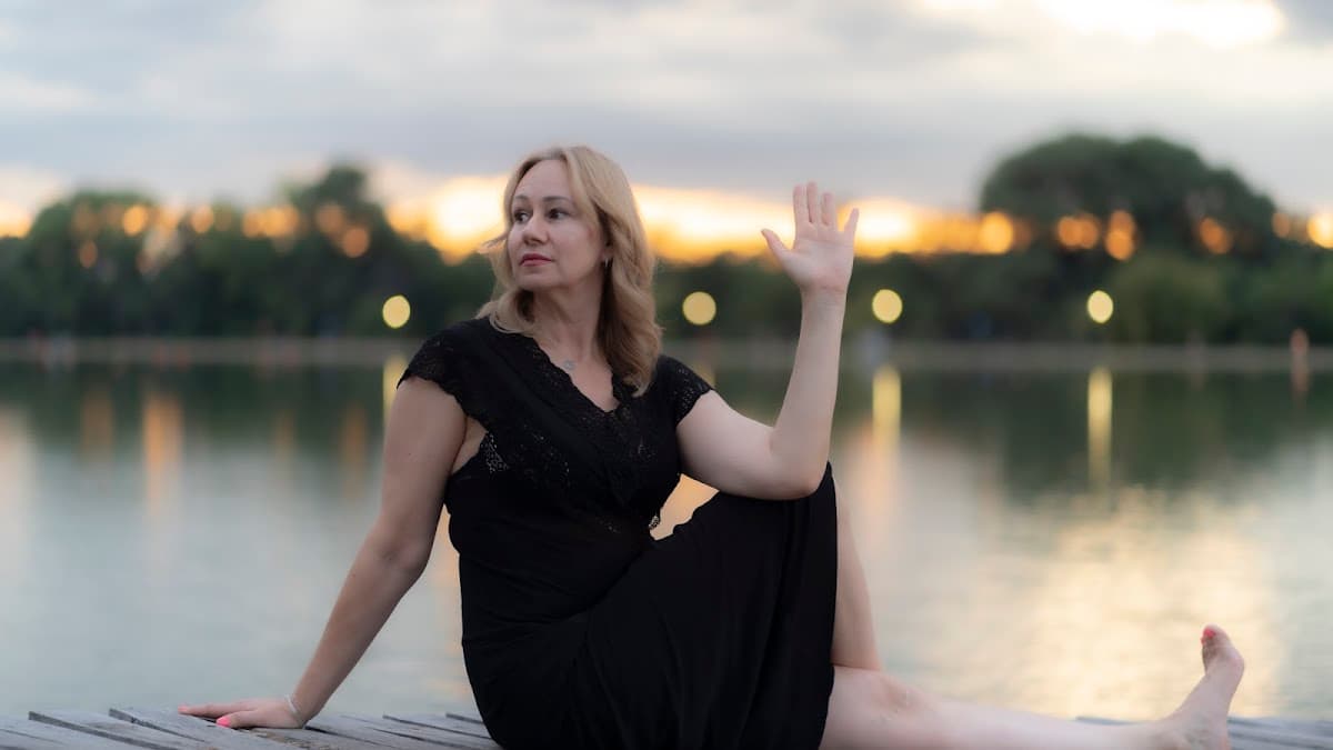 Wellness YoDa – Gentle Flow Yoga, Breathwork & Meditation. Soundbath & Cacao and Breathwork Facilitator.