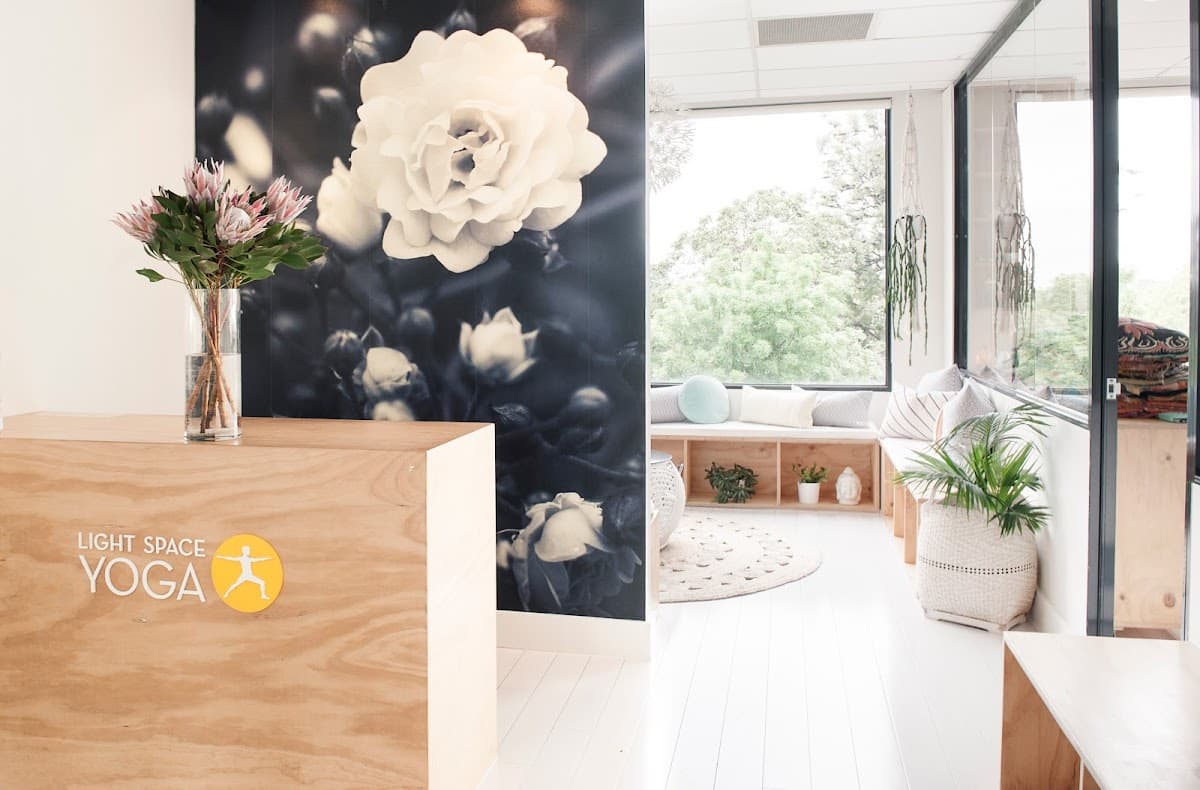 Light Space Yoga logo