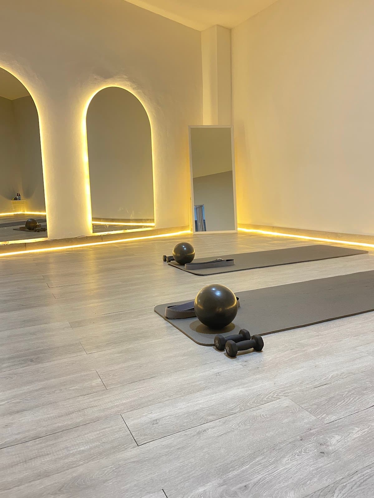 Frame and Flow Studio Pilates