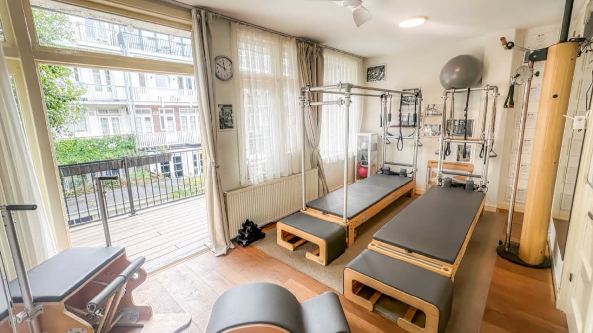 Change with Pilates Studio | BASI Pilates Trainer, PSSE Schroth for Scoliosis, Pre & Post-natal, Pelvic Floor