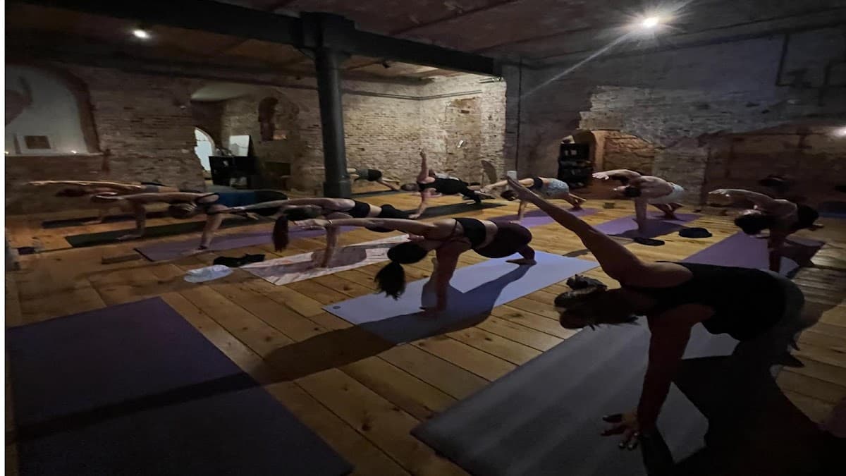 Soma Yoga Barcelona – Centro de yoga en Barcelona